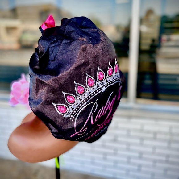 The Deluxe Bonnet - Picture 4 of 5